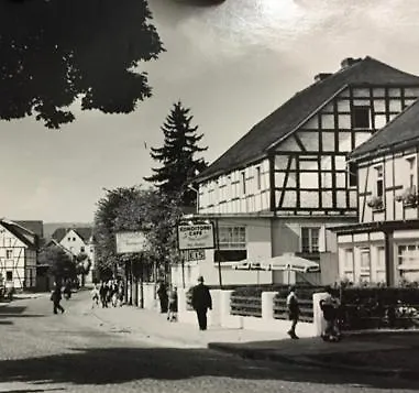 Bergischer Hof Pensjonat 3*