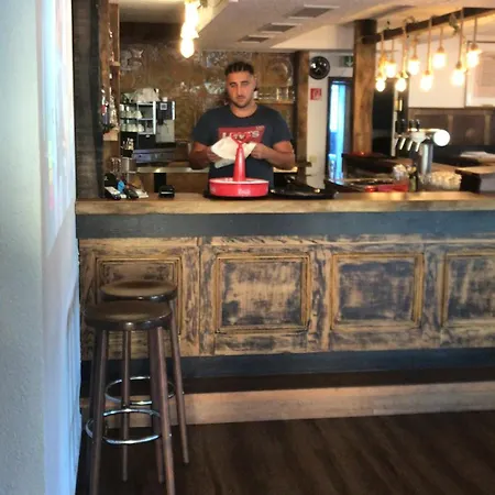 Bergischer Hof בית הארחה אובראט